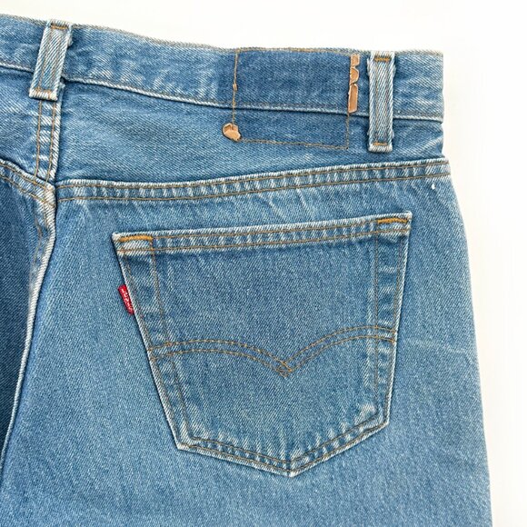 Vintage 1980s Levi's Made in USA Mid Wash Straight Leg Blue Jeans sz 36 x 36 - Picture 3 of 6